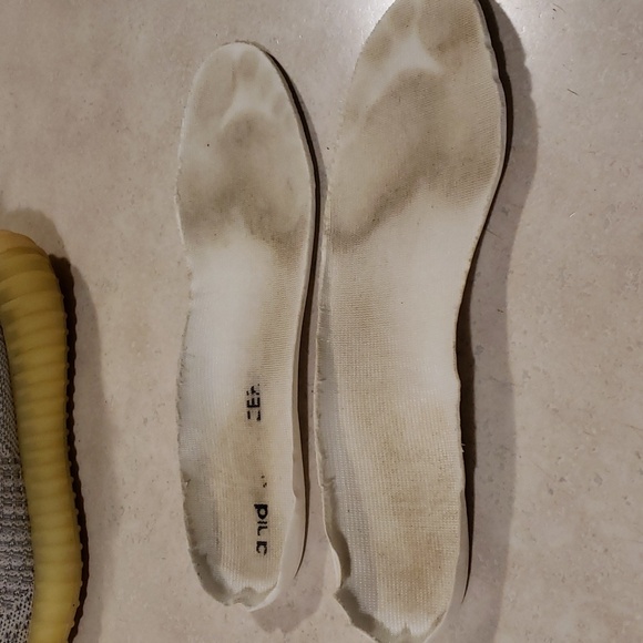 Yeezy Boost Sneakers Size 7M 6/6.5W - Picture 6 of 8